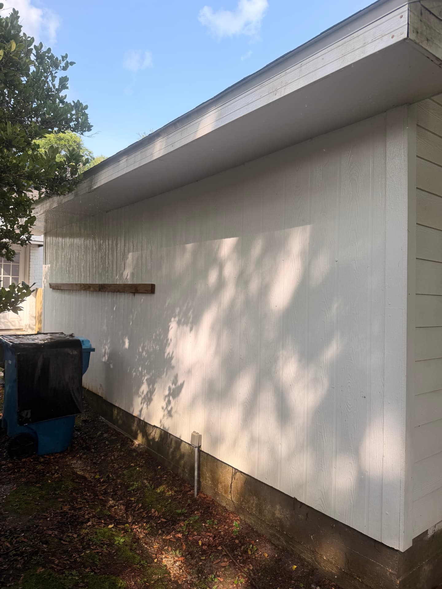 Same garage wall clean after washing