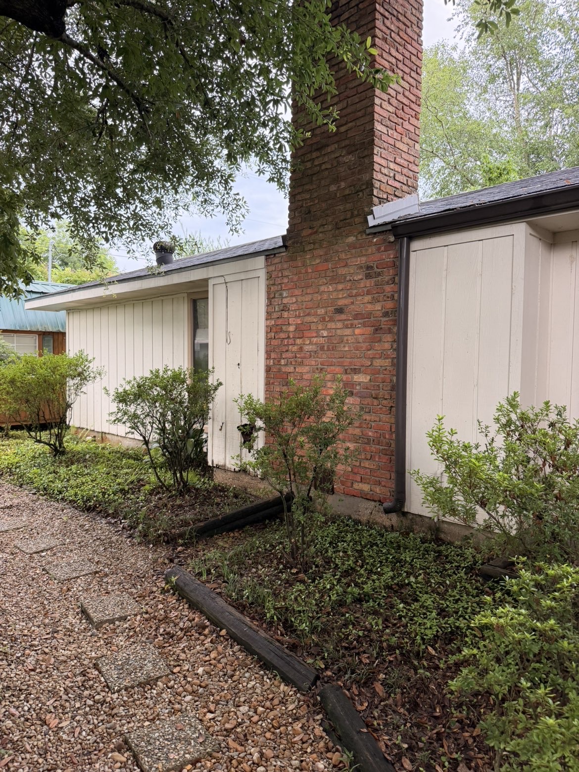 Same siding and brick chimney clean after soft washing